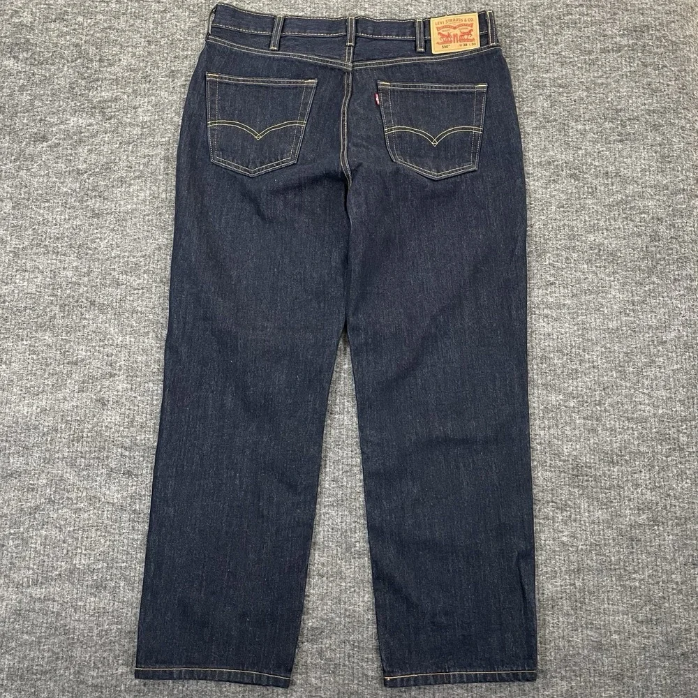Levis 550 Men's Size 38x30 Blue Denim‎ 5 Pocket Straight Leg Jeans
